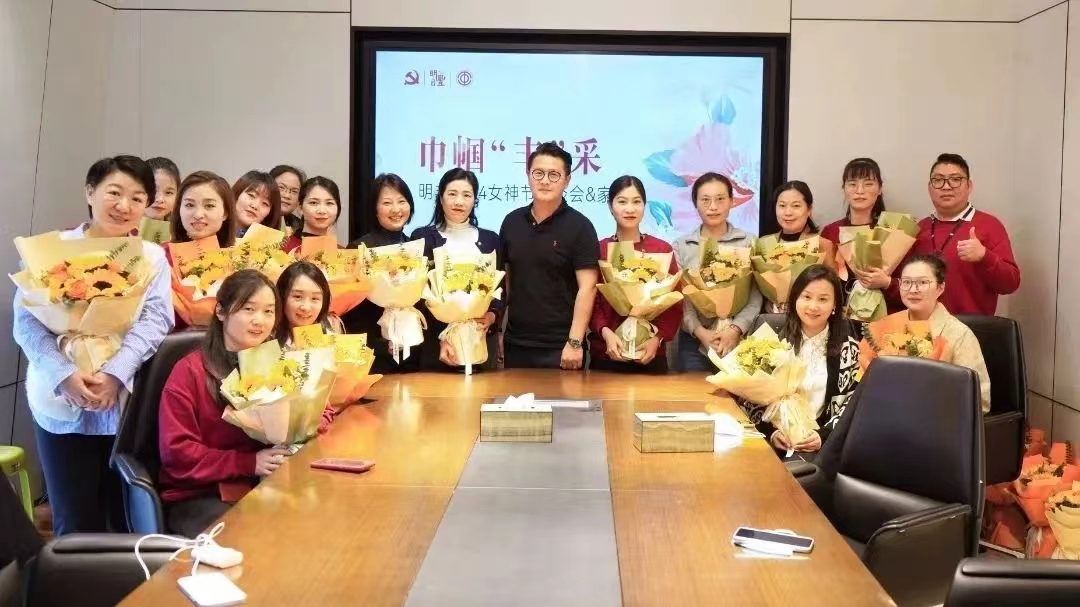 每一個(gè)年紀(jì)，都是恰到好處的你。